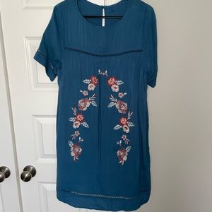 Dress with floral embroidery